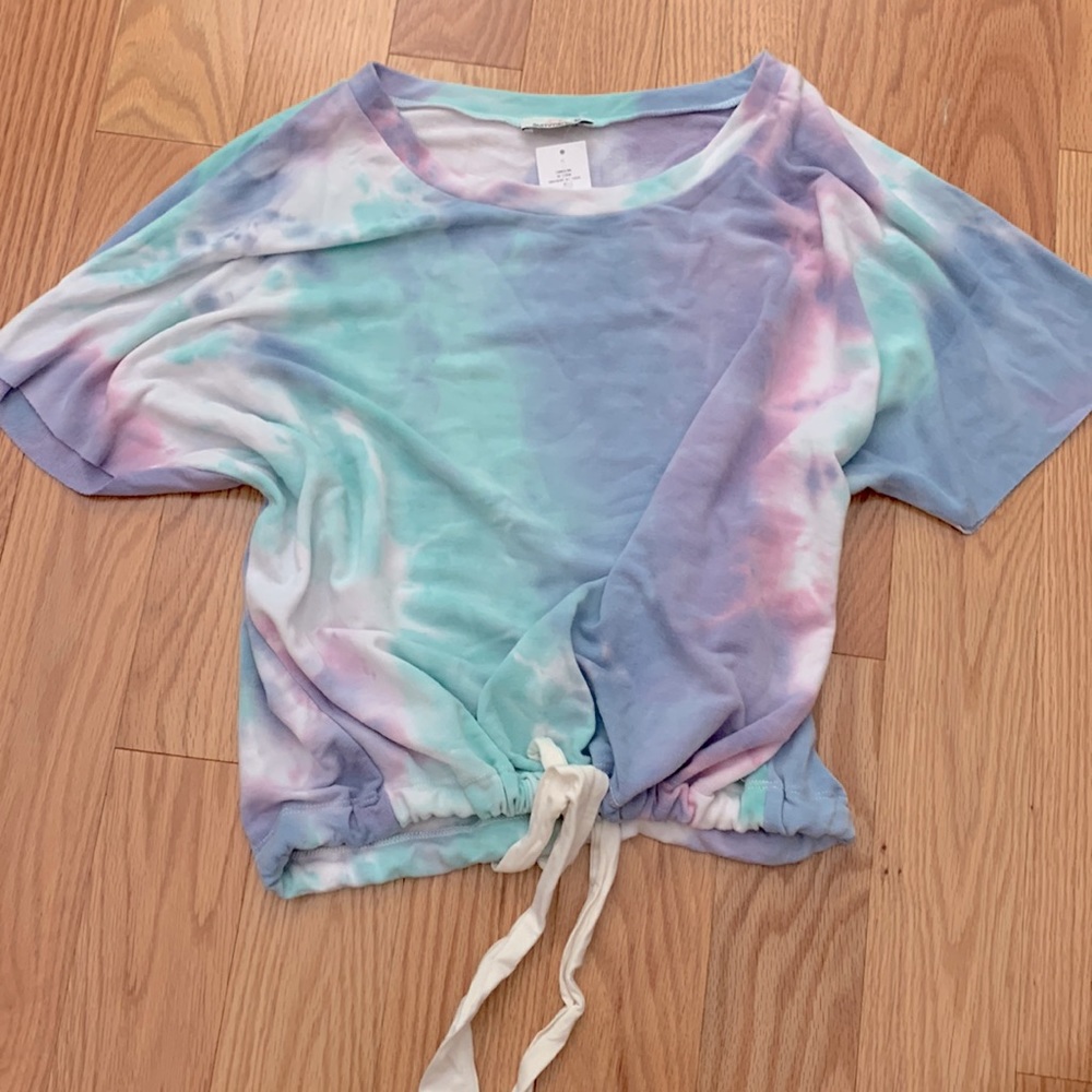 cute light pastel tie dye crop top with tie